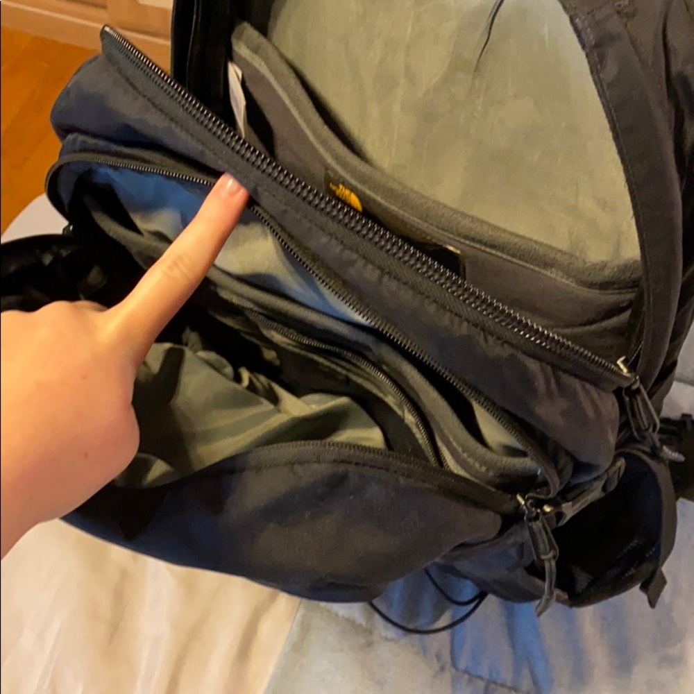 * SOLD * North Face Borealis Backpack - Picture 5 of 6